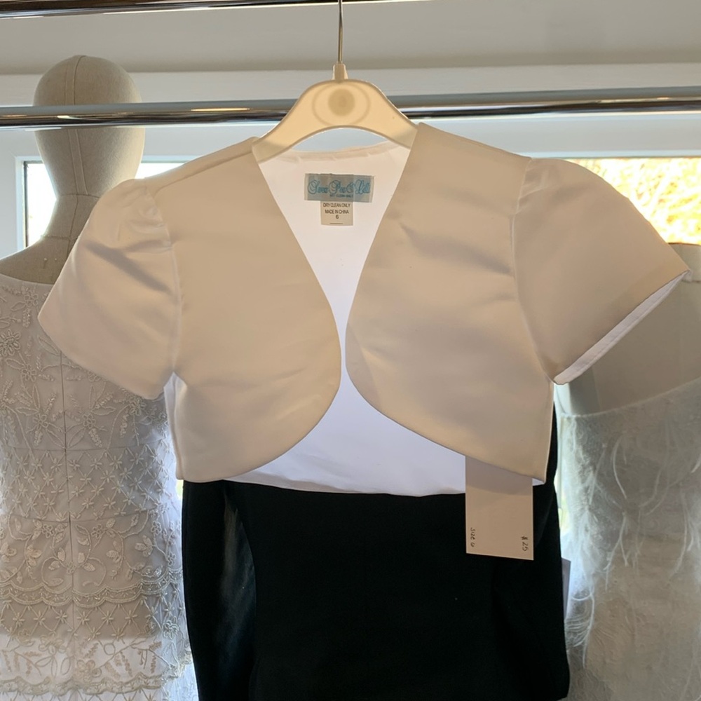 New with tags Swea Pea & Lilli short sleeve shawl